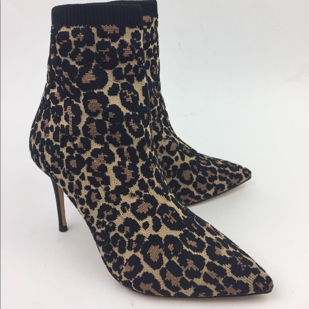 Something Navy Nix Bootie sz 8